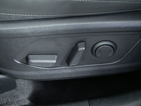 Certified 2025 Kia Sorento S image 18