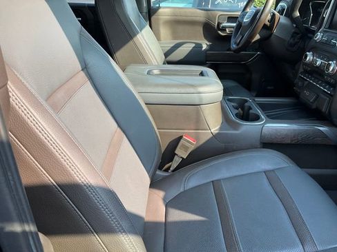Used 2022 GMC Sierra 1500 Denali w/ Denali Premium Package image 12