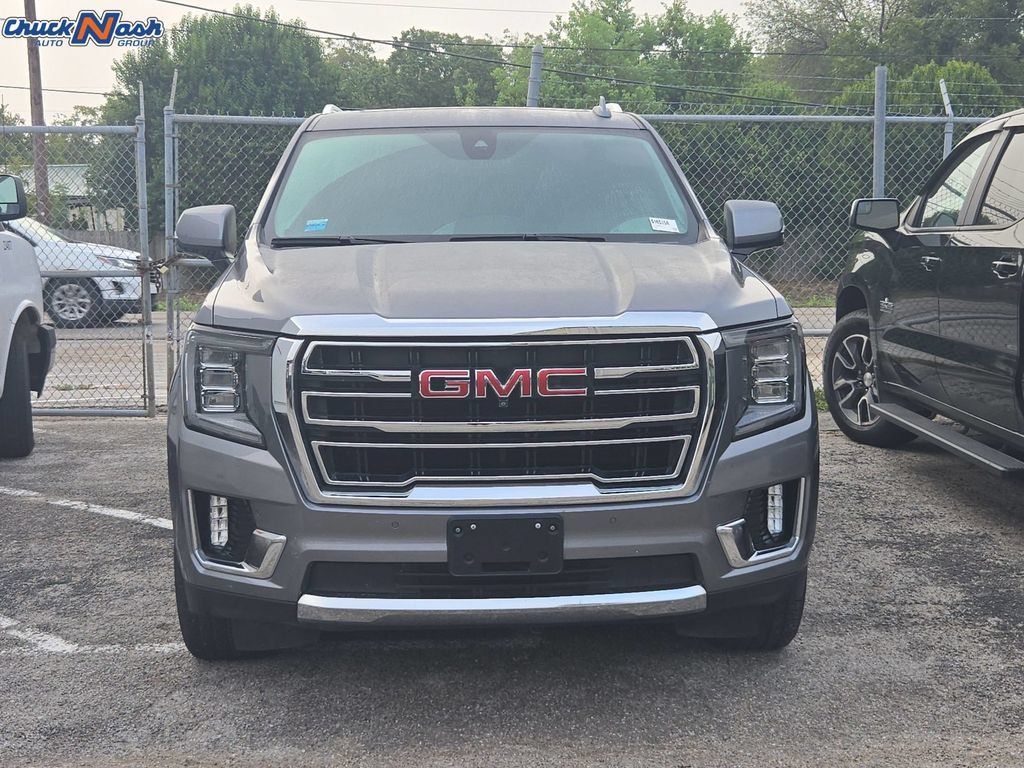 Used 2021 GMC Yukon SLT w/ SLT Premium Package RWD image 2