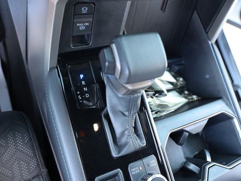 Used 2025 Toyota Tundra Limited image 29