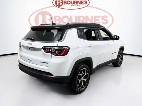 Used 2024 Jeep Compass Limited w/ Sun and Sound Group AWD/4WD image 11