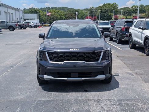 Used 2025 Kia Sorento LX FWD image 7