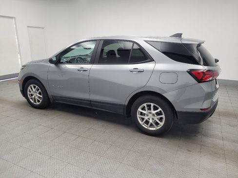 Used 2024 Chevrolet Equinox LS w/ LS Convenience Package FWD image 3