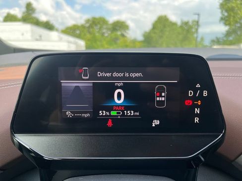 Certified 2025 Volkswagen ID.4 Pro AWD/4WD image 19