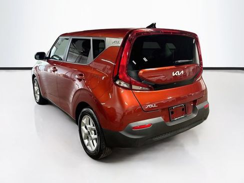Used 2022 Kia Soul LX w/ Technology Package FWD image 5