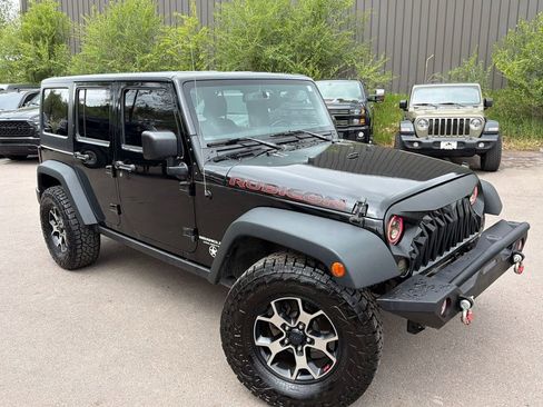 Used 2015 Jeep Wrangler Unlimited Rubicon w/ Connectivity Group AWD/4WD image 1