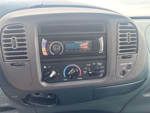 Used 1998 Ford F150 XLT image 13