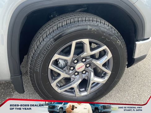 New 2026 GMC Sierra 1500 SLE image 16
