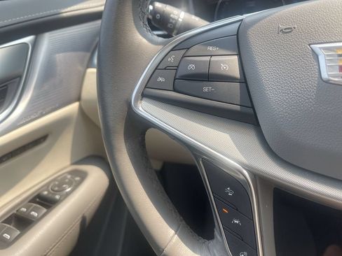 Used 2023 Cadillac XT5 Premium Luxury w/ Technology Package AWD/4WD image 12