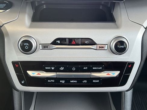 Used 2023 Ford Explorer XLT w/ Equipment Group 202A image 36