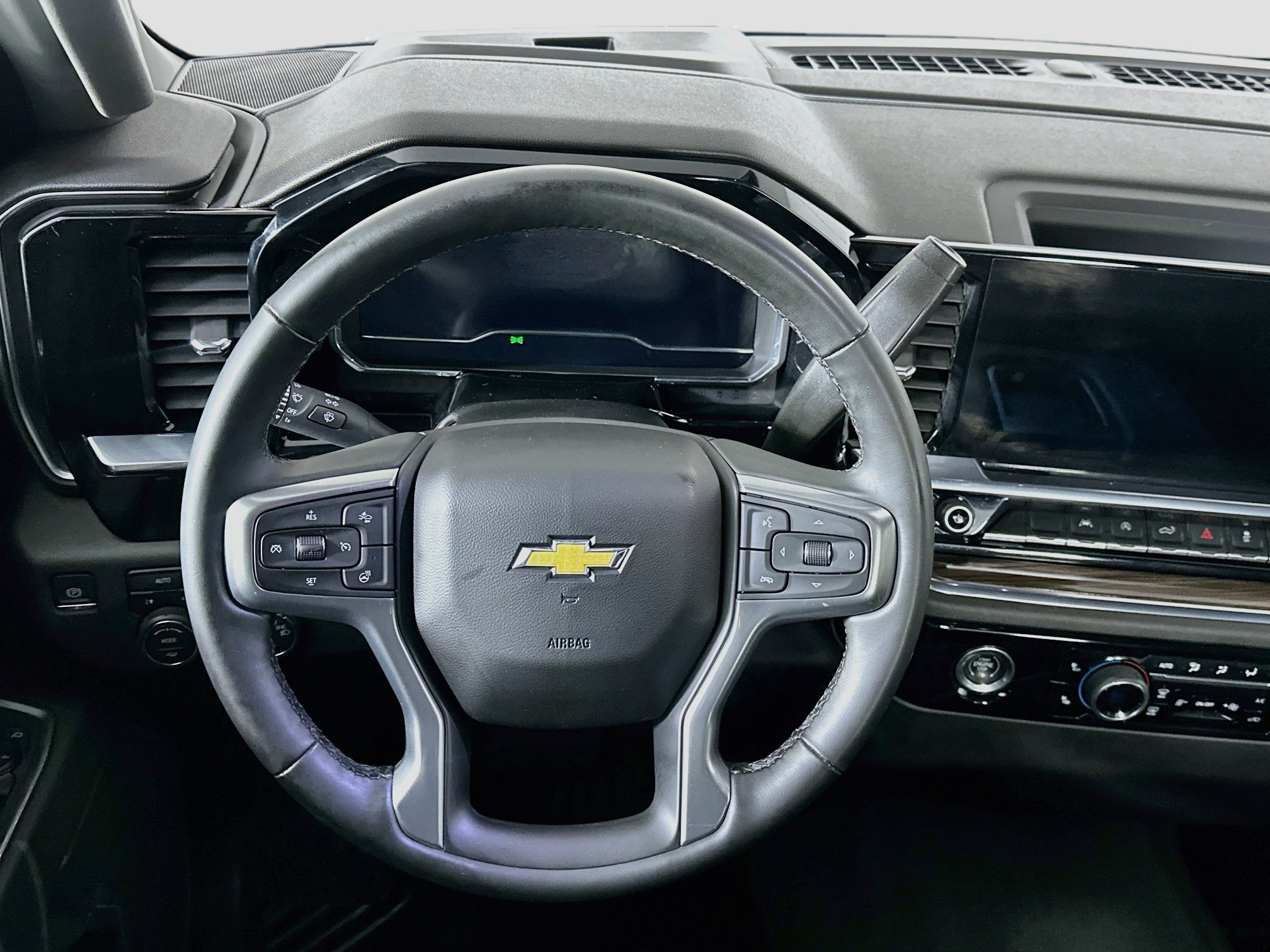 Used 2024 Chevrolet Silverado 1500 LT AWD/4WD image 17