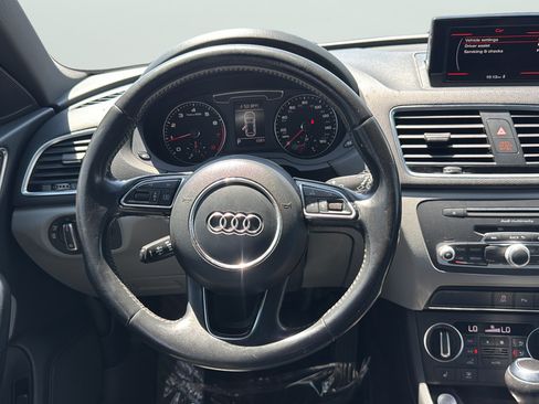 Used 2017 Audi Q3 2.0T Premium Plus w/ Premium Plus Package FWD image 16