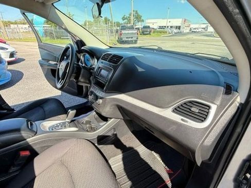 Used 2015 Dodge Journey SXT w/ Flexible Seating Group image 14