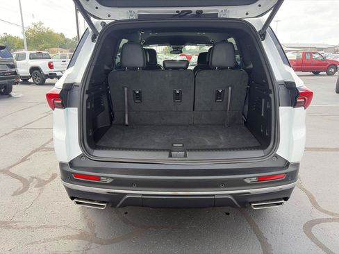 Used 2025 Buick Enclave Preferred FWD image 5