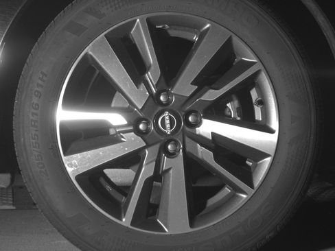 Used 2025 Nissan Versa SV image 13