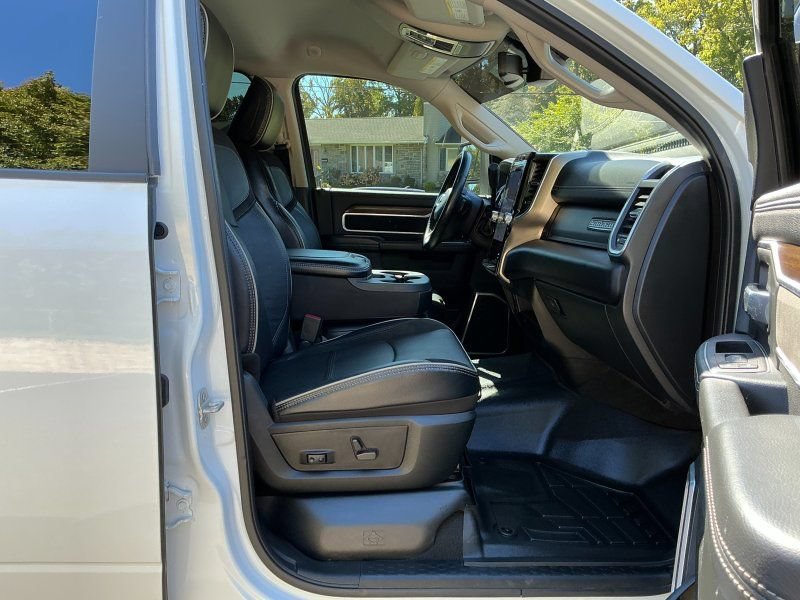 Used 2024 RAM 2500 Laramie AWD/4WD image 10