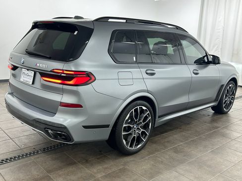 Used 2025 BMW X7 M60i w/ Climate Comfort Package AWD/4WD image 5