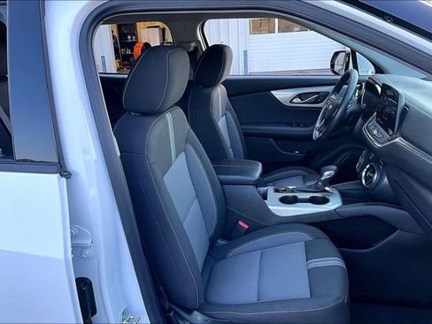Used 2025 Chevrolet Blazer LT AWD/4WD image 29