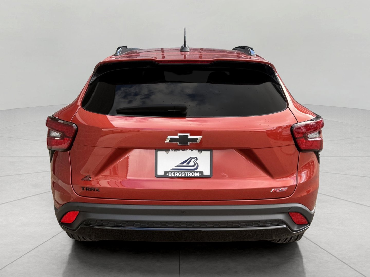 Used 2024 Chevrolet Trax RS w/ Sunroof Package FWD image 11