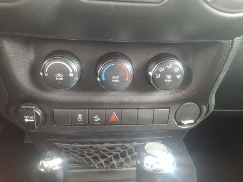 Used 2018 Jeep Wrangler Sport image 16