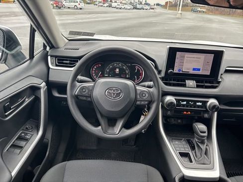 Certified 2025 Toyota RAV4 LE image 22