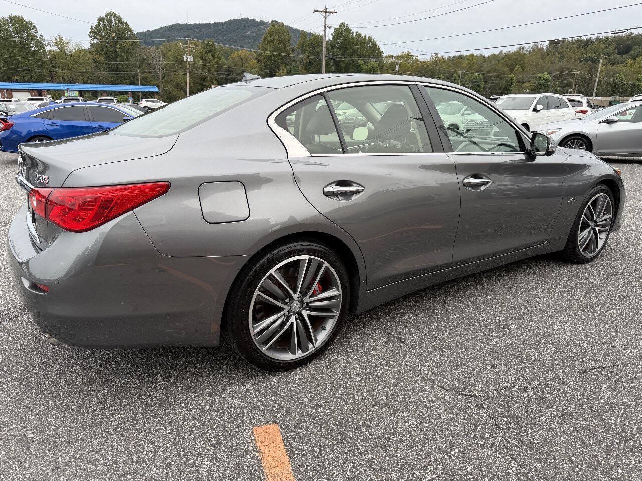 Used 2017 INFINITI Q50 Sport AWD/4WD image 6