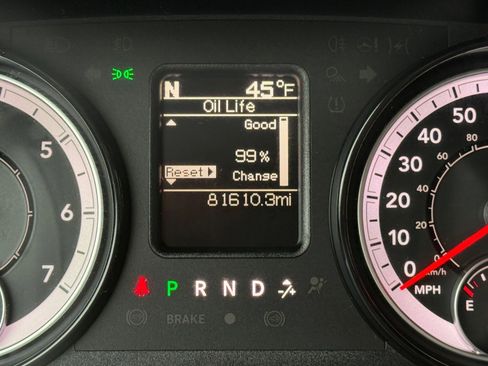 Used 2020 RAM 1500 Classic SLT image 33