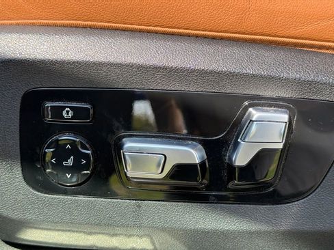 Used 2022 BMW X5 xDrive40i w/ M Sport Package AWD/4WD image 17