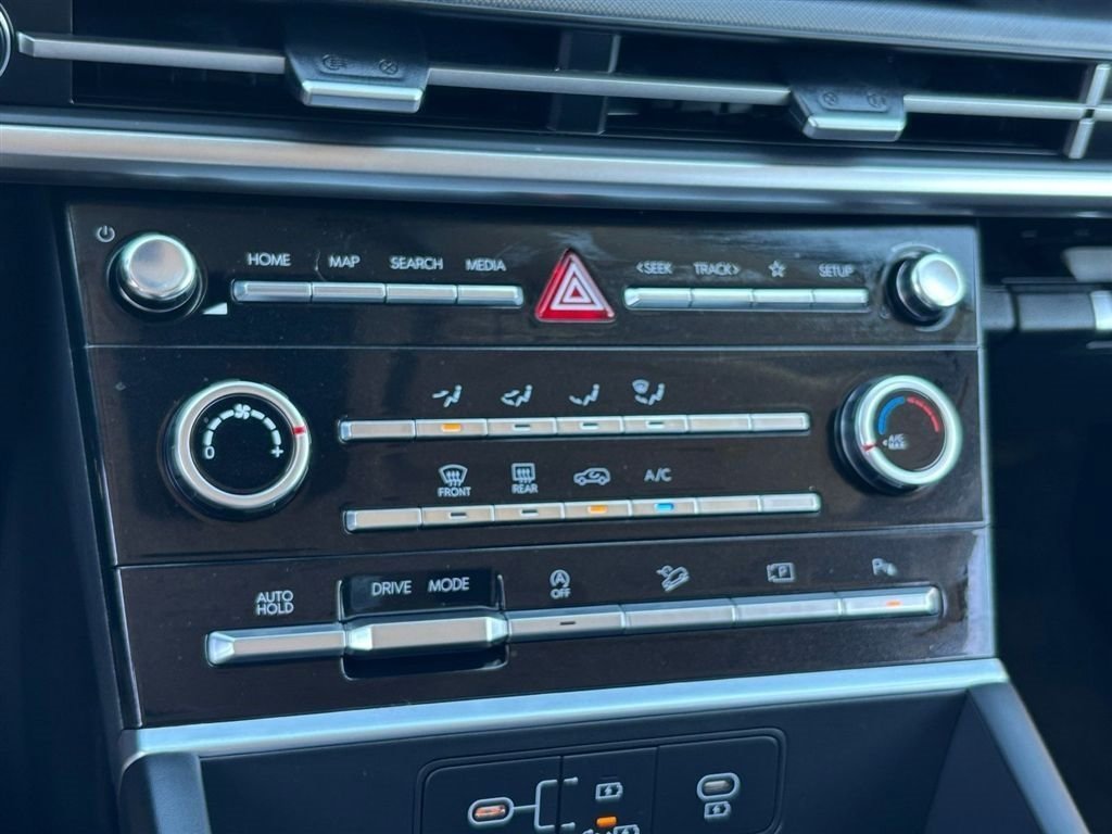 Certified 2026 Hyundai Santa Fe SE FWD image 22