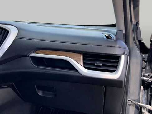 Used 2018 GMC Terrain SLE w/ Driver Convenience Package FWD image 18