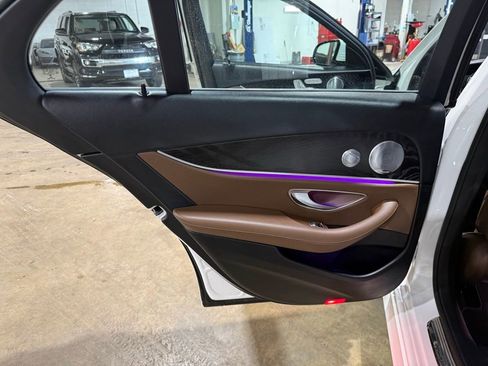 Used 2017 Mercedes-Benz E 300 image 28