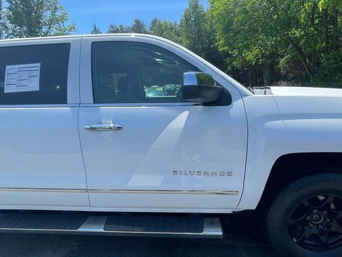 Used 2017 Chevrolet Silverado 1500 LTZ Z71 w/ LTZ Plus Package AWD/4WD image 11