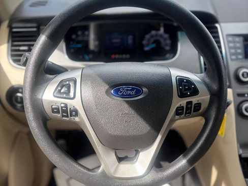 Used 2018 Ford Taurus SE FWD image 16