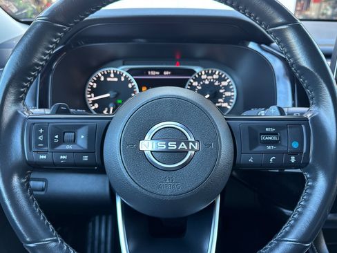 Used 2024 Nissan Pathfinder SV image 28