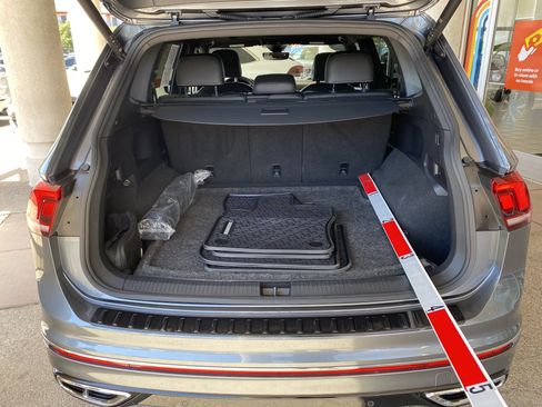 Certified 2023 Volkswagen Tiguan SEL R-Line AWD/4WD image 19