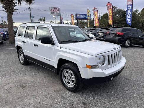 Used 2013 Jeep Patriot Sport FWD image 3