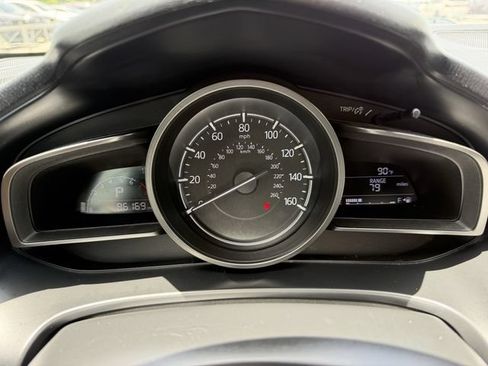 Used 2017 MAZDA MAZDA3 Touring FWD image 12