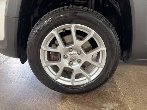 Used 2019 Jeep Renegade Sport w/ Sport Appearance Group AWD/4WD image 9