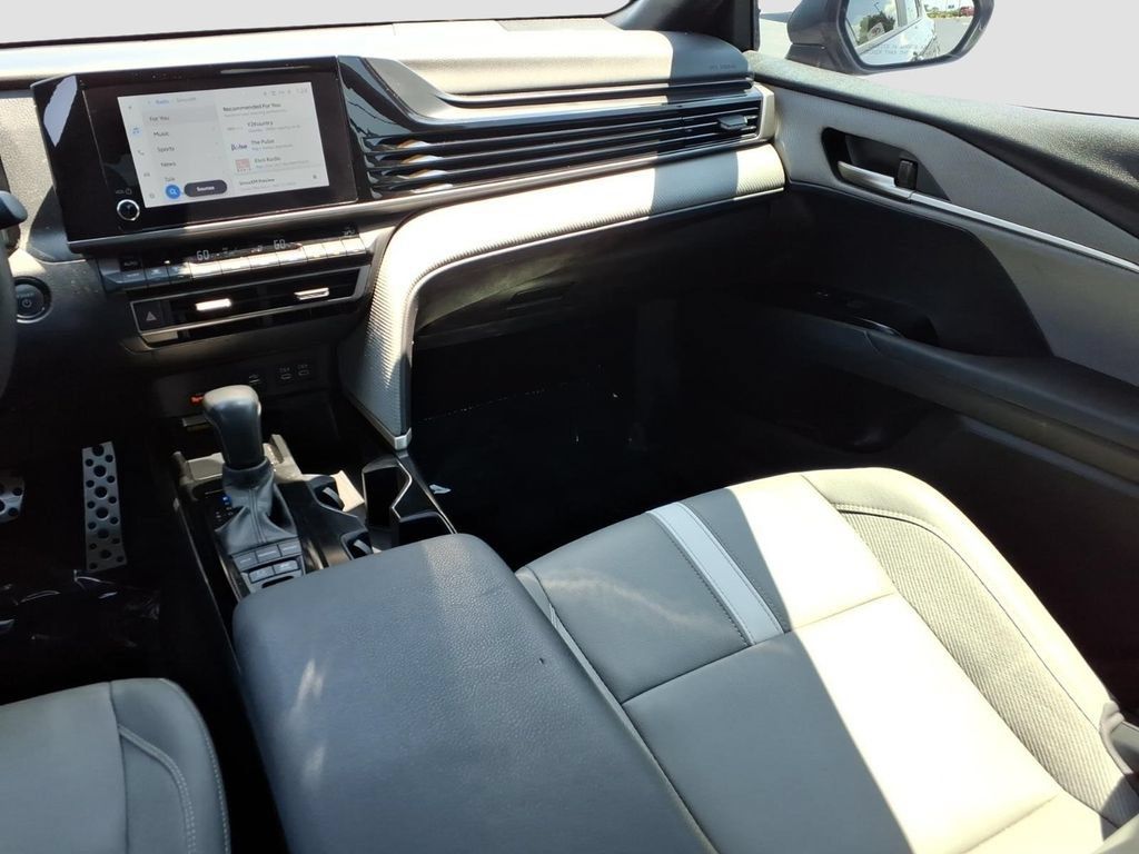 Used 2025 Toyota Camry SE FWD image 14
