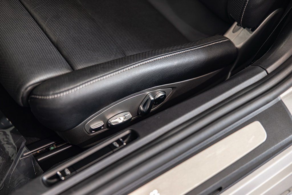 Used 2024 Porsche 718 Cayman RWD image 19