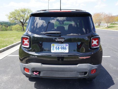 Used 2017 Jeep Renegade Trailhawk image 16