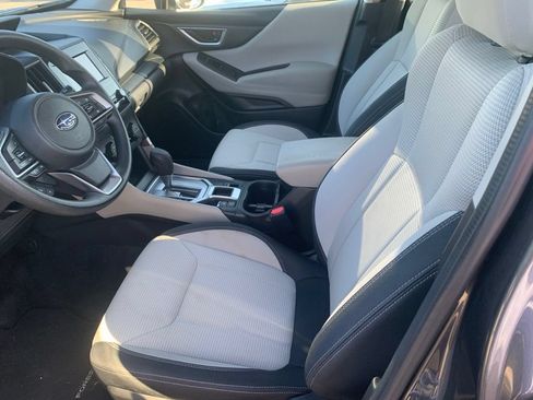 Used 2023 Subaru Forester AWD/4WD image 3