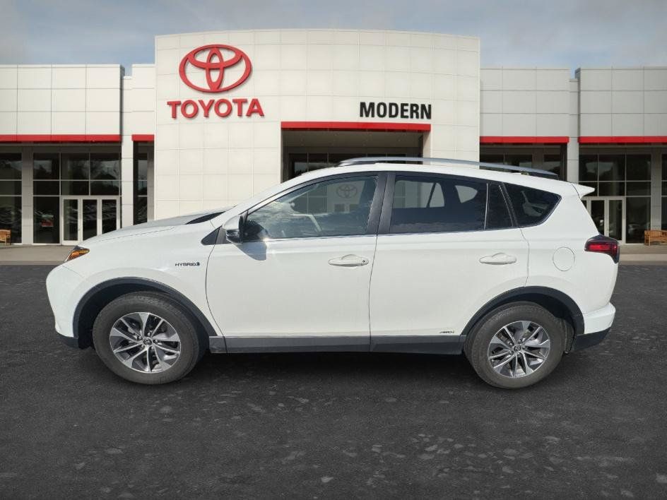 Used 2018 Toyota RAV4 LE AWD/4WD image 19