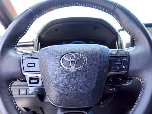 Used 2025 Toyota Camry SE w/ Multimedia Upgrade Package FWD image 13