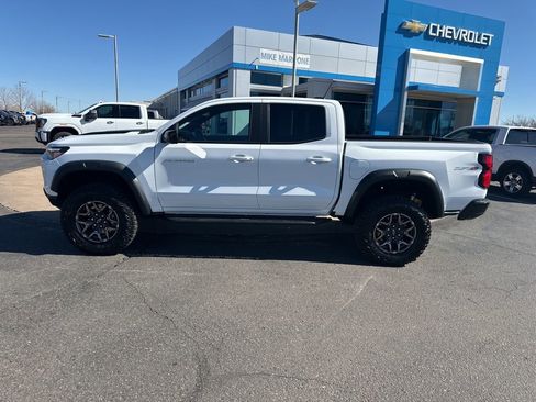 Used 2025 Chevrolet Colorado ZR2 w/ Technology Package image 35