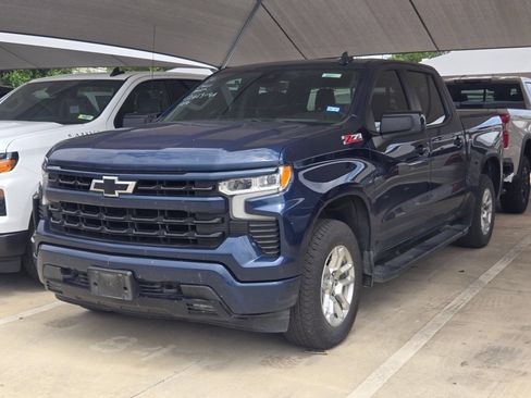 Used 2023 Chevrolet Silverado 1500 RST w/ Convenience Package II AWD/4WD image 4