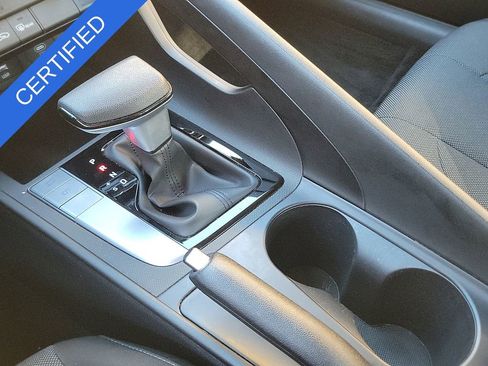 Used 2024 Hyundai Elantra SE image 28