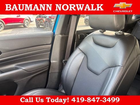 Used 2026 Jeep Compass Latitude w/ Sun and Sound Group AWD/4WD image 24