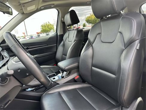 Certified 2025 Kia Telluride S image 10
