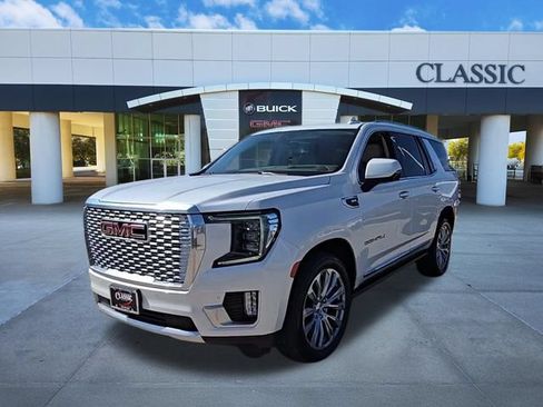 Used 2022 GMC Yukon Denali w/ Denali Premium Package AWD/4WD image 3